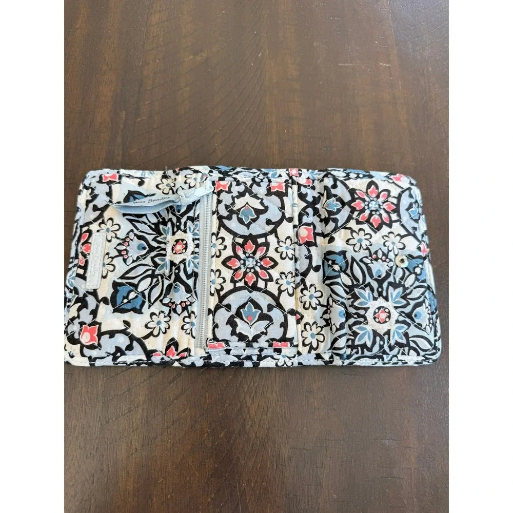 #P- 005- Vera Bradley Blue White Floral Medallion Quilted Wallet 27589-V76